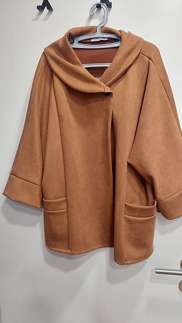 Elegantni kaput/pončo u boji kamile - Kroj: opušten, sa širokim