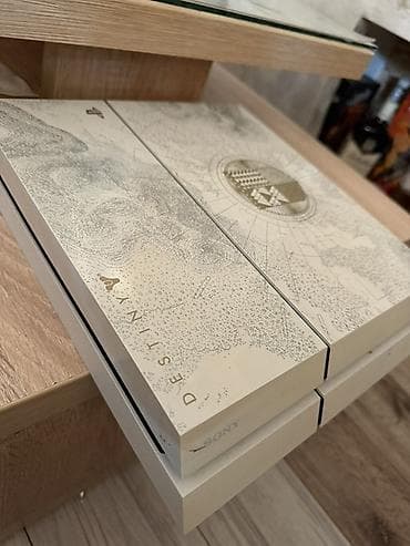 alex max: Prodajem licno svoj ps4 destiny limited edition. Konzola je ocuvana — 4