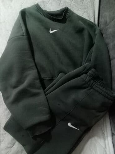 nike trenerke: Muška trenerka sa gornjim delom i donjim delom u tamno zelenoj boji — 1