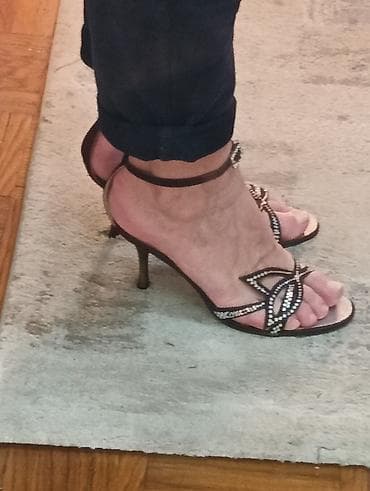 zlatne sandale metro: Sandale broj 36, braon, platno i cirkoni, štikla 8 cm, jednom nošene — 4