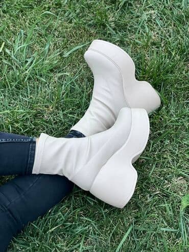 grubin obuca beograd: Br 36-40
Peta:10cm — 6