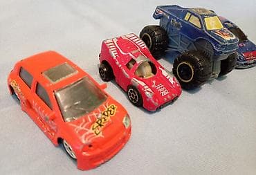 rc formula 1: Autici 4 komada stanje se vidi na slikama. velicina oko 8 cm — 3