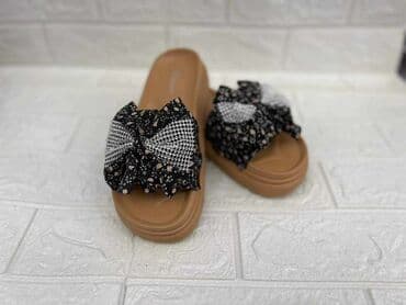 najk papuče: 36-40
1600 din
Roba sa kosova — 4