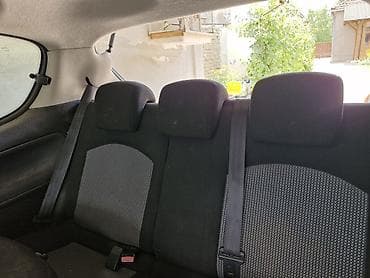 autodelovi cacak za sva vozila: Peugeot 206, hečbek, srebrna boja. Karoserija i spoljašnost: - 5 — 10
