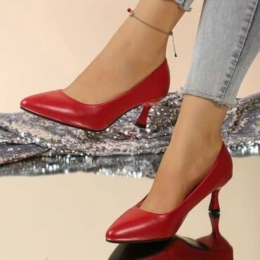 Flat shoes: Pumps, 42 — 6