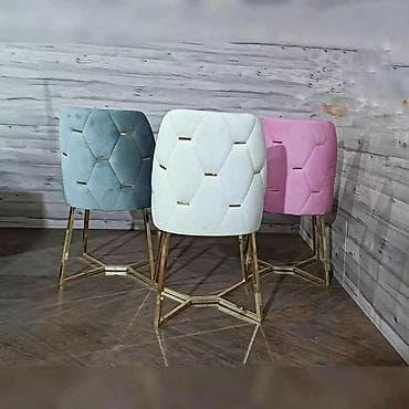 Donji delovi trenerke: Barske/dining stolice sa zlatnim metalnim nogama i mekanim — 7