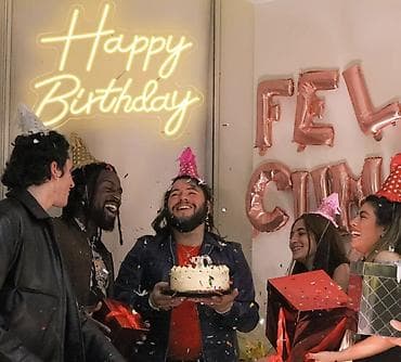 kofer za nakit: LED neonski natpis “Happy Birthday” - Svetleći natpis u modernom — 5