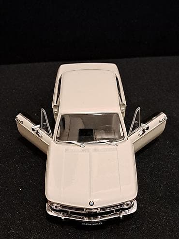 mironov bacač diska: BMW 2002 TI "White" 1:24 NOVO! Model BMW 2002TI. Razmera — 7