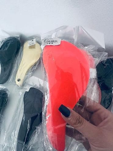 pantalone za devojke: Četke- 4 kom za 1.300 dinara🩶⭕⭕ — 5