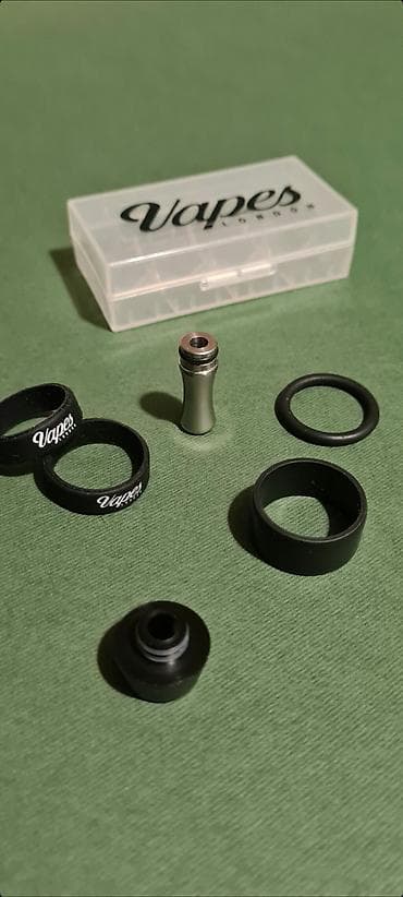 prodajem sat: * Na prodaju sa postavljenih slika set od tri paketa koji sadrže — 8