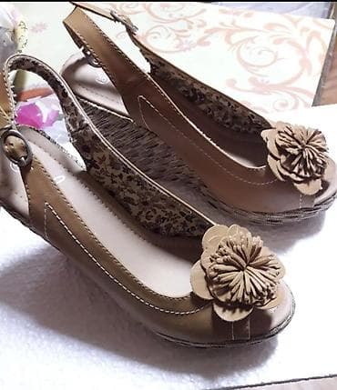 Braon sandale na platformu sa otvorenim prstima - Model: slingback na lalafo.rs Braon sandale na platformu sa otvorenim prstima - Model: slingback