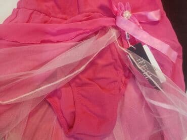 Kostimi za maskenbal: Haljina triko za balet veličina xl koja odgovara za 7-8 godina. Imam — 6