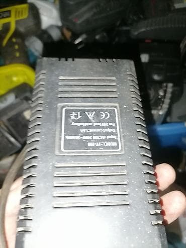 Daske za peglanje: Punjač za olovne akumulatore 24 V - Model: JY-1100 (označeno na — 1