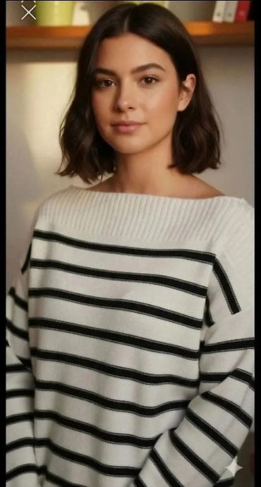 Dukserice: Ženska prugasta džemper/majica sa širokim izrezom - Boja: bela sa — 1