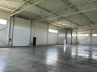 Poslovni prostor: Lokacija: Ovča, Beograd (u blizini obilaznice) Površina: od 100m² - — 4