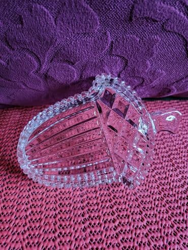 kristalne plafonjere: Pepeljara nova kristal Zajecar zir. 70,80te. Visina. 2cm — 6