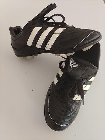 Lov i ribolov: Adidas kopačke za fudbal – broj 38 klasičan model u crnoj boji sa — 2