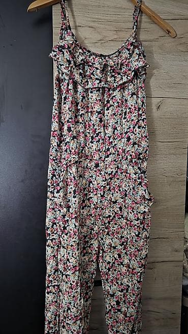 Ženski letnji kombinezon sa cvetnim printom - Model: pantalone