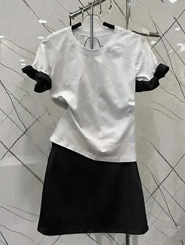 Lične stvari: Dve-delni komplet: majica + mini suknja 2 komada po cenini od 3800 — 1