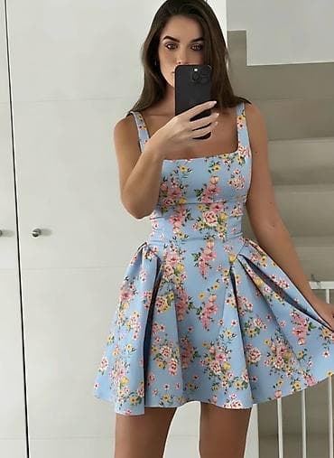 svecene haljine: Letnja ženska haljina sa cvetnim printom
Od xs do l
2800 din — 2