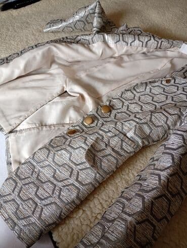 Sakoi: Ženski sako LARS VALLIN - Elegantni strukirani kroj sa reverima — 5