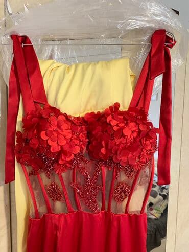 haljine balašević: M, bоја - Crvena, Večernji, maturski, Na bretele — 2