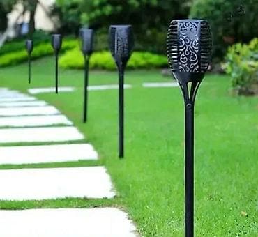 Baštenska lampa ubodna za travnjake u dvorištu, lampa je predvidjena