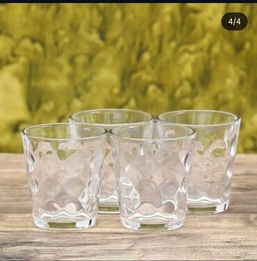 crvene case za gorki list: 2 vrste čaša Malo manje od klasičnih čaša 6 komada 500 dinara Po 5 — 4