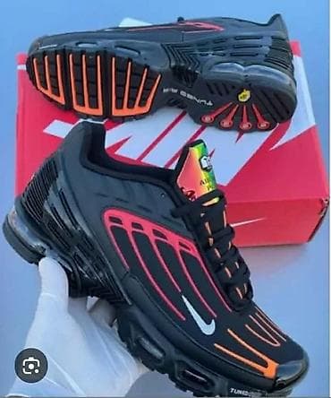 izzi patike: A klasa TN i Nike 95
Brojevi na slikama 
4500 din — 5