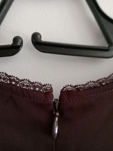 rukac: Elegantna midi haljina bez rukava u tamno braon boji. - Kroj — 5