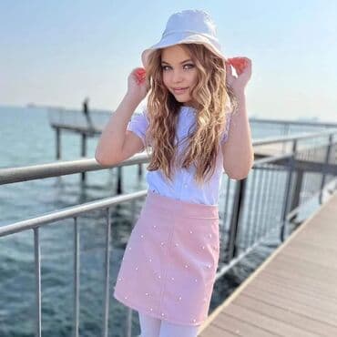 DEVOJČICEveličina 9 i 10(134-140) Cena 2950 din Komplet košulja na lalafo.rs DEVOJČICEveličina 9 i 10(134-140) Cena 2950 din Komplet košulja