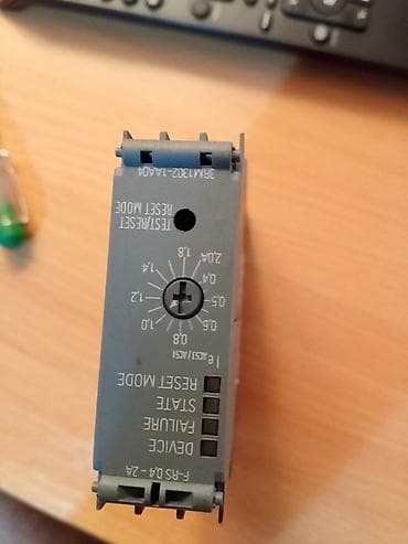 full speed electric: Siemens AC Semiconductor Motorstarter – model 3RM1302-1AA04 Opis: - — 1