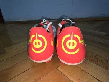 profesionalni mikrofoni za pevanje: Nike, veličina - 40.5, Upotrebljenо — 4