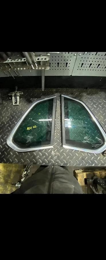 bas ovaj: VW TIGUAN 16-22 ZADNJE LEPTIR STAKLO | Audi vagen delovi ZEMUN — 1