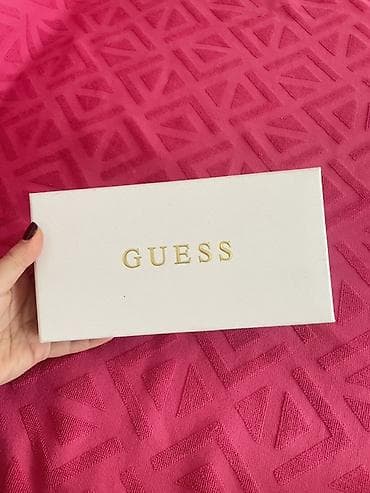 sizeer beograd: GUESS ženski novčanik/kaiš torbica sa ručnom povesicom - Model — 4