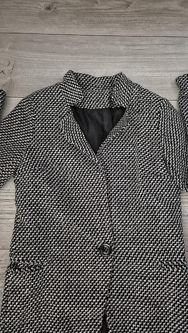 Ženski dugi blejzer/kaputić u crno-beloj šari (herringbone/zig-zag)