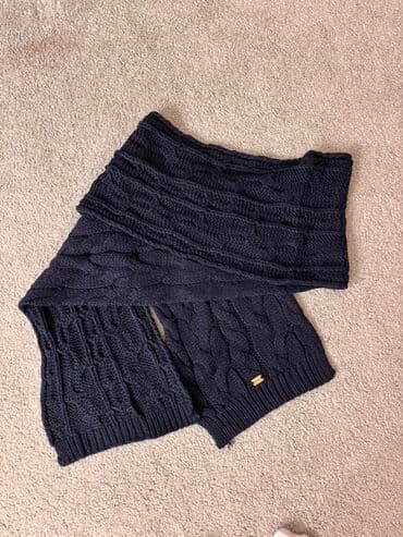 Women's Clothing: Tamnoplavi pleteni šal sa pletenicama - Klasičan, toplo pleteni šal u — 1