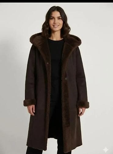 kape beretke: Ženski dugi kaput sa kapuljačom – tamno braon - Model: dugi ravni — 1