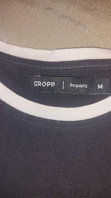 CROPP MAJICA Crno/bela majica, regular fit. Veličina M 100% pamuk