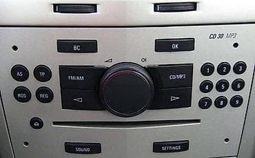 elektronika nis: RADIO / CD ZA OPEL ASTRA H | Polovni originalni delovi za Opel Astra — 1