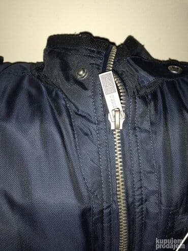 teranova jakne: Original GUESS jakna M Plavosiva boja. Odlicna Ramena 48cm — 2