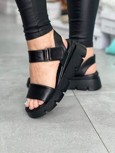 fratelli babb sandale: Prirodna koza 37-41
Cena:6400din — 1