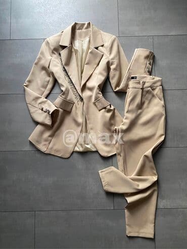 ramax nova kolekcija: New,,Royal Dreamer’’Suitvelicine:36/38/40/42/44/46 Boje:Crna Bela — 9