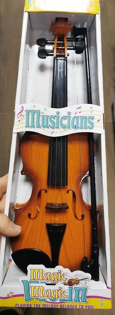deciji kofer: Decija violina,prelepa. Novo,nekorisceno. Kontakt poziv/viber — 2