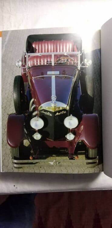 pijev život knjiga: Knjiga:1000 automobila format 30 cm. 370 str. nemacki,kao nova — 6