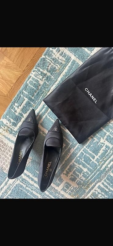 chogan logo: Chanel ženske cipele – klasične crne salonke sa špicastim vrhom. - — 1