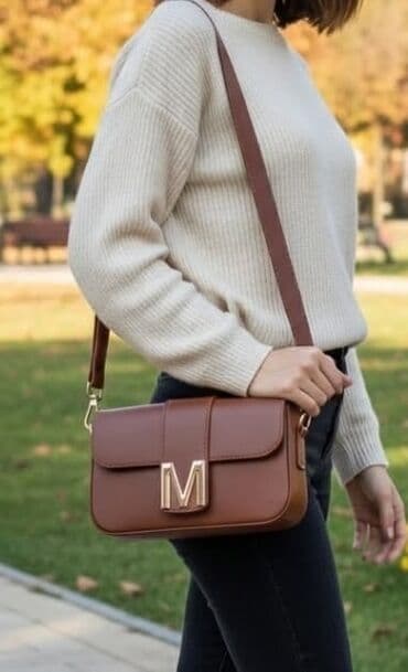 Kaiševi: Elegantna ženska crossbody torba sa prepoznatljivom metalnom “M” — 4