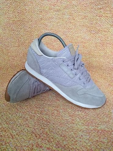 patike sa etiketom: Reebok patike, odgovaraju broju 40--- Reebok patike u kombinaciji — 1