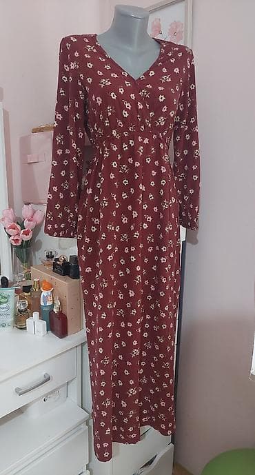 mango crvena haljina: Duga cvetna haljina u boji vina - Kroj: maxi dužina, blago A-linija; — 5