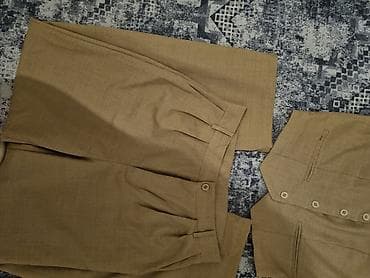 opposite mokasine: Dvodijelni komplet – prsluk pantalone u bež/karamel nijansi. - Kroj — 4